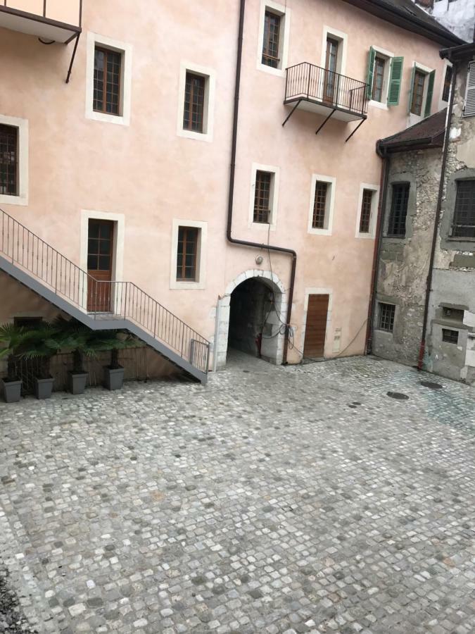 Апартаменты La Perle De La Vieille Ville D'Анси Экстерьер фото